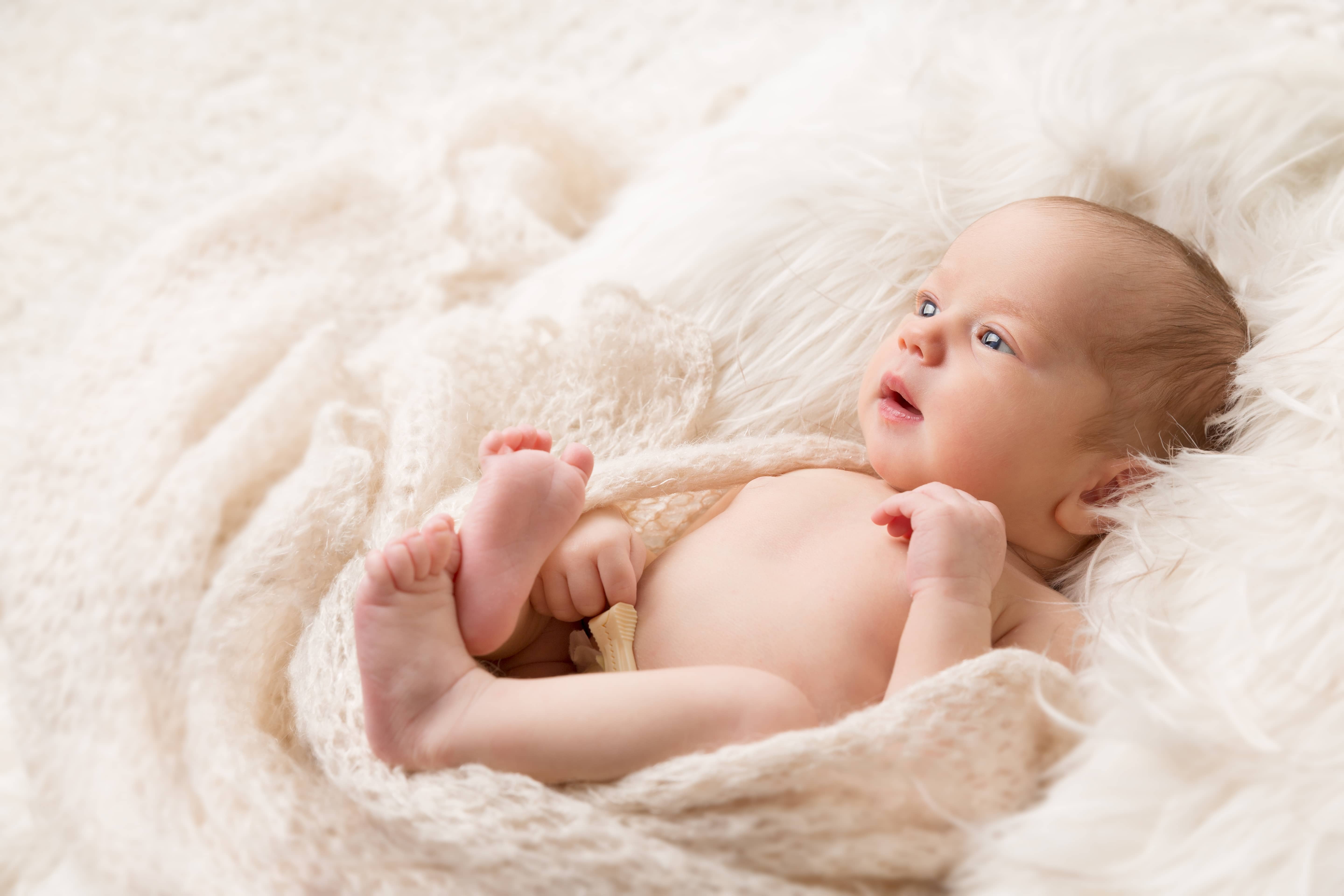 Cara Merawat Bayi Baru Lahir di Minggu Pertama Setelah Kelahiran
